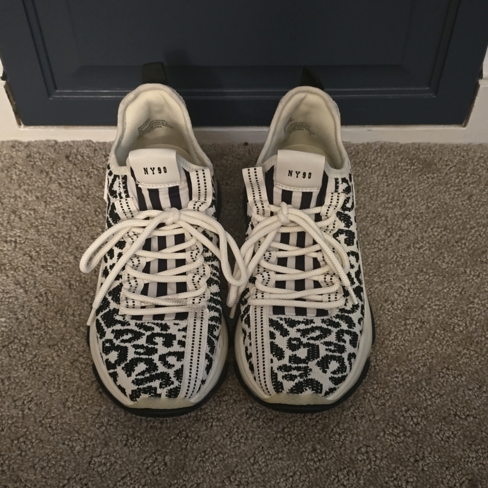 Steve madden sneakers